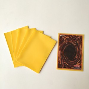 Manchons de protection jaunes solides pour cartes de jeu jaunes / japonaises de petite taille, 62X89mm
